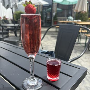 Bryn Mawr Breakfast Club - The cranberry mimosa is perfect for the summer kick off. - Breakfast & Brunch Near Me - Chicago, Illinois Bryn Mawr Breakfast Club - The cranberry mimosa is perfect for the summer kick off. - Breakfast & Brunch Near Me - Chicago, Illinois