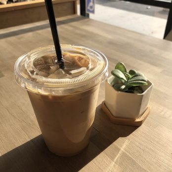 Solid Coffee Roasters - Vanilla bean latte $5.25 - Coffee Roasteries Near Me - Artesia, California