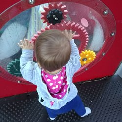 Andrews Park - Adorable gears kids can move  My daughter loved it!