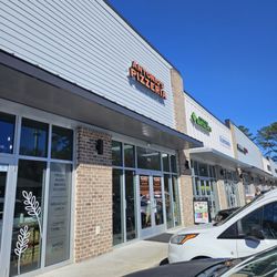 Antonio's Pizzeria - Exterior shot, to find the spot