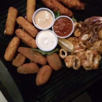 43 Bar & Grill - 4 apps sampling - Sports Bars Near Me - Sunnyside, New York 43 Bar & Grill - 4 apps sampling - Sports Bars Near Me - Sunnyside, New York
