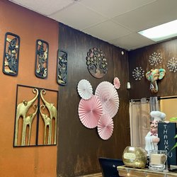 TK Thai Cuisine - Inside decoration
