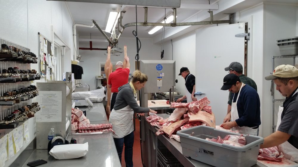 COUNTRY VILLAGE MEATS Updated July 2024 16 Reviews 401 N