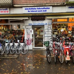 Eimsbütteler Fahrradladen - Am Eingang ist oft eine Drive-in-Luftpumpe