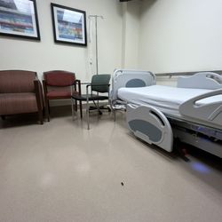 Prestige Emergency Room | Potranco - Waiting to be seen by a Dr.