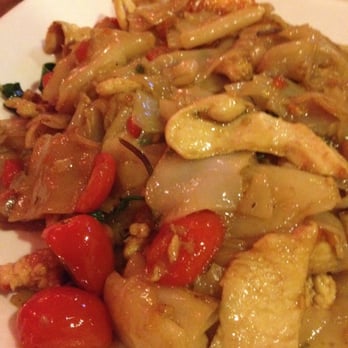 SriPraPhai Thai Restaurant - Drunken noodle was pretty dam spicy for mild. - Thai Near Me - Woodside, New York SriPraPhai Thai Restaurant - Drunken noodle was pretty dam spicy for mild. - Thai Near Me - Woodside, New York