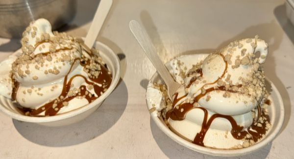 Momma's Grocery + Wine by null