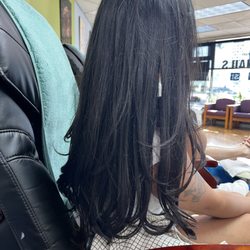 Swink Style Bar - Trial hair... blowout lasted less than 10 minutes after leaving the salon. Unacceptable.