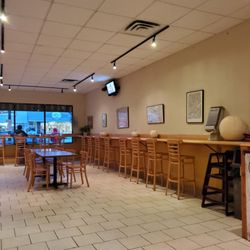 Pablo's Mexican Grill - Needs some help in the decor