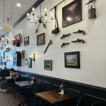 Brooker's Founding Flavors - Decor - Ice Cream & Frozen Yogurt Near Me - Chandler, Arizona