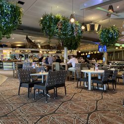 McGuires' Hotels - Inside