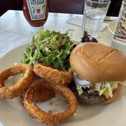 Fox On The Green - Cheeseburger