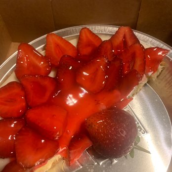 Nation's Giant Hamburgers - Half Strawberry cheesecake. Very delicious - Burgers Near Me - Pittsburg, California