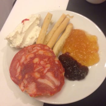Hotel Riu Tequila - Cheese platter, with cured meat.... And preserves :) - Hotels Near Me - Playa del Carmen, ROO
