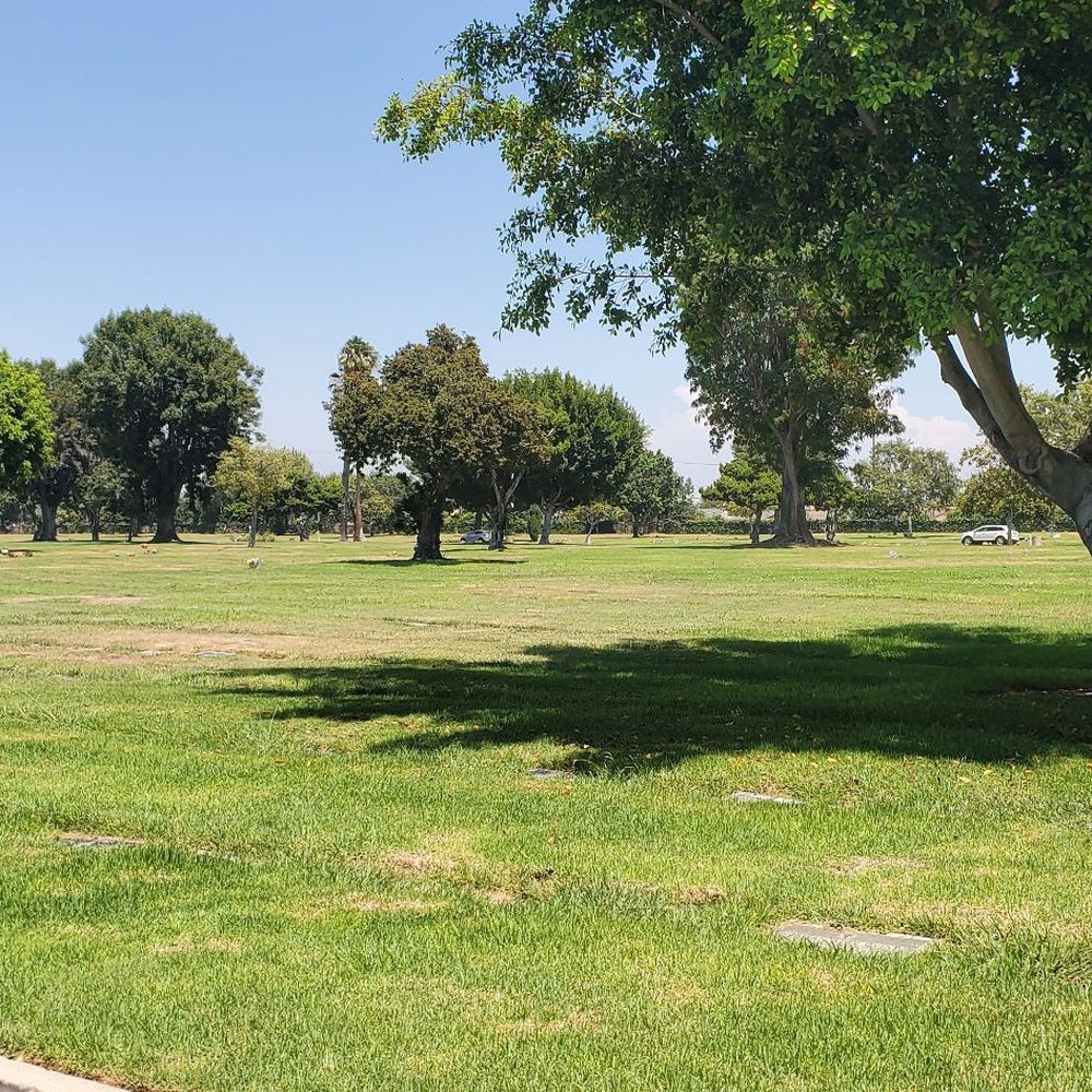All Souls Mortuary - The grass is green here ! Beautiful trees - Mortuary Services Near Me - Long Beach, California