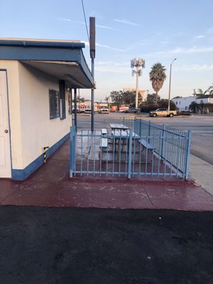 Fosters Freeze by null