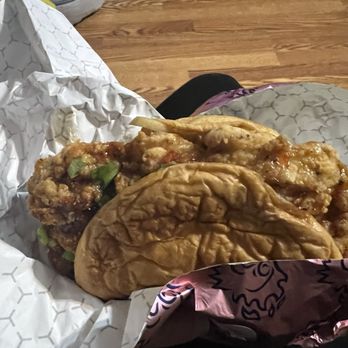 Spicy Boys Fried Chicken - OG sandwich - Food Trucks Near Me - Pflugerville, Texas Spicy Boys Fried Chicken - OG sandwich - Food Trucks Near Me - Pflugerville, Texas