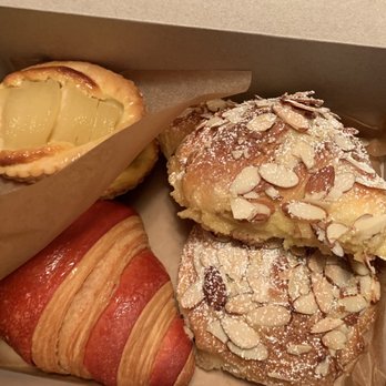 Ca Croustille - Patisserie/Cake Shop Near Me - Vancouver, British Columbia