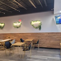 Poke Don - Main dining area