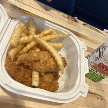 Raising Cane's Chicken Fingers - Kids meal - Fast Food Near Me - Norwalk, California Raising Cane's Chicken Fingers - Kids meal - Fast Food Near Me - Norwalk, California