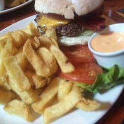 Ashbourne House Hotel - House burger :)