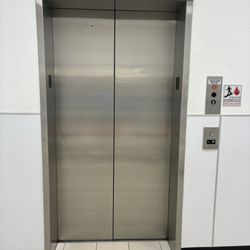 Otis Series M2 elevator, Belk Carolina Place