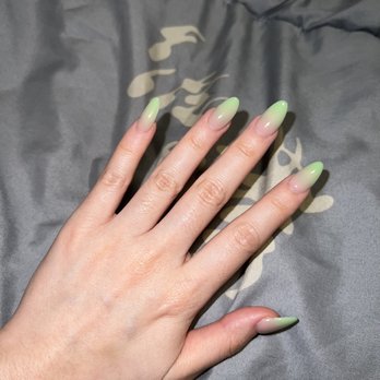 Design Nails - green ombre nails!! - Nail Technicians Near Me - Chicago, Illinois