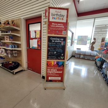 Michaels - Arts & Crafts Near Me - Avon, Connecticut