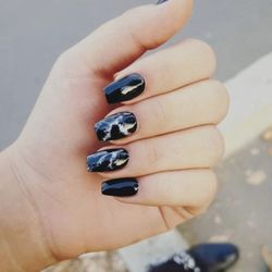 World Nails & Spa