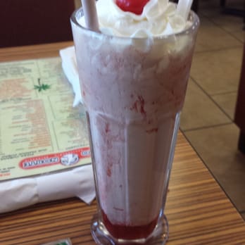 Polo Norte - Hialeah - Suero de fresa y chocolate - Cuban Near Me - Hialeah, Florida