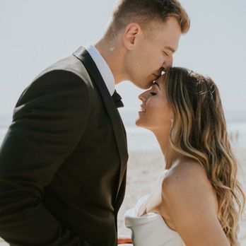White Palm Event - Coordinator:@whitepalmeventco
Catering:@criticschoiceevents
Photographer:@leannecantelon
Florals:@lavendersflowers - Wedding Planning Near Me White Palm Event - Coordinator:@whitepalmeventco
Catering:@criticschoiceevents
Photographer:@leannecantelon
Florals:@lavendersflowers - Wedding Planning Near Me