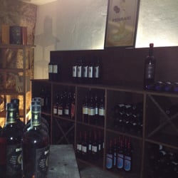 Divino Food and Wine - Wine cellar