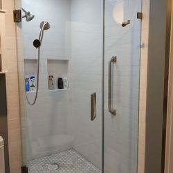 Issacs Glass - Frameless shower door