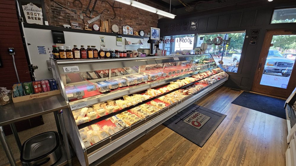 In't Veld Meat Market Logo