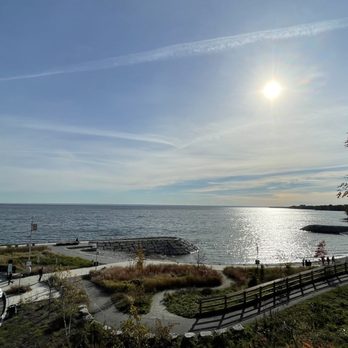 Lakeside Park - Landmarks & Historical Buildings Near Me - Oakville, Ontario