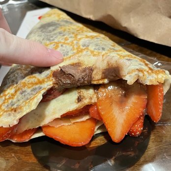 T-Swirl Crêpe - Sweet crepe w/ strawberries & Nutella - Desserts Near Me - New Haven, Connecticut T-Swirl Crêpe - Sweet crepe w/ strawberries & Nutella - Desserts Near Me - New Haven, Connecticut
