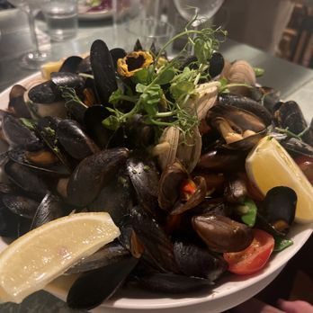 The Ivy Cottage - Seafood stew - Irish Near Me - Doolin, CE