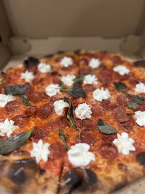 Lo Mo Pizzeria by null