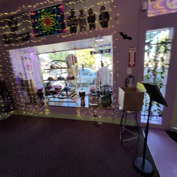 Healthy Hippie Trading - Accessories Near Me - Tehachapi, California Healthy Hippie Trading - Accessories Near Me - Tehachapi, California