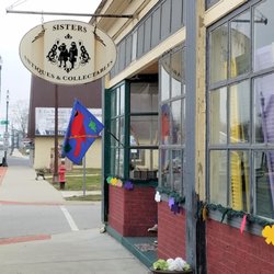Sisters Antiques & Collectibles - exterior
