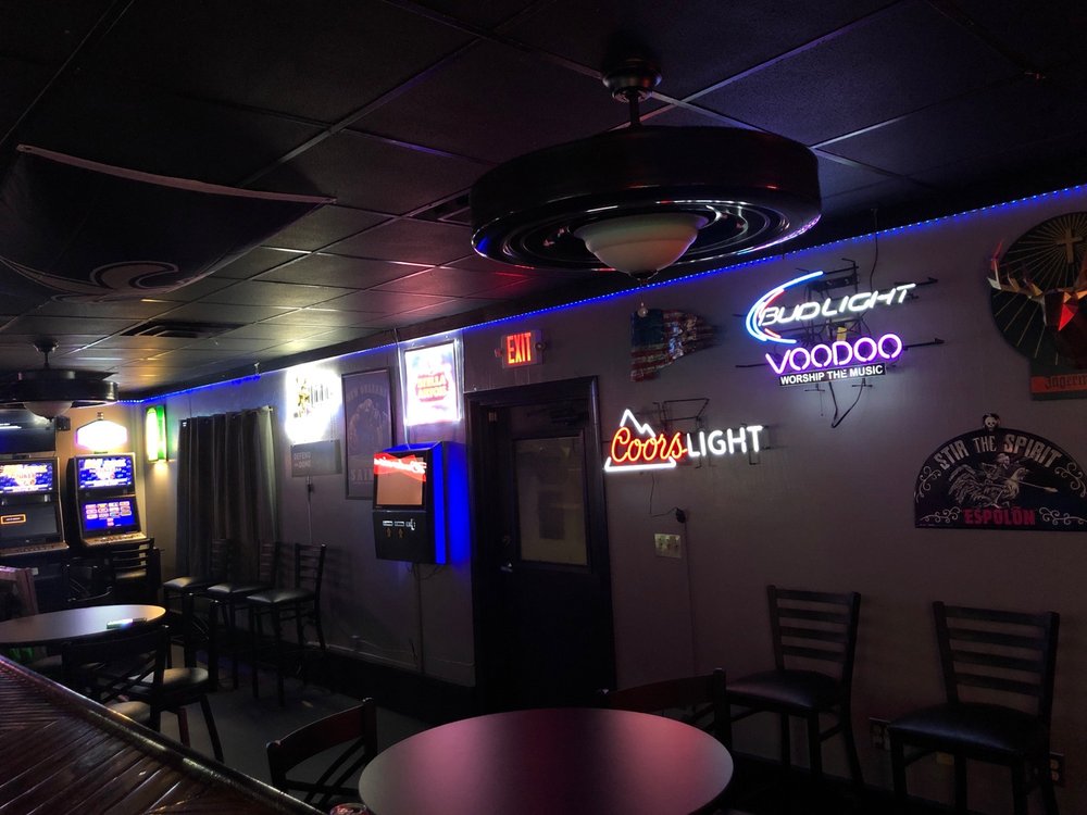 PAPAW’S TRIANGLE WEST BAR Updated September 2024 14 Photos 10801