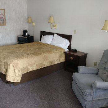Colonial Manor Motel - Part of my room - Hotels Near Me - Bryan, Ohio
