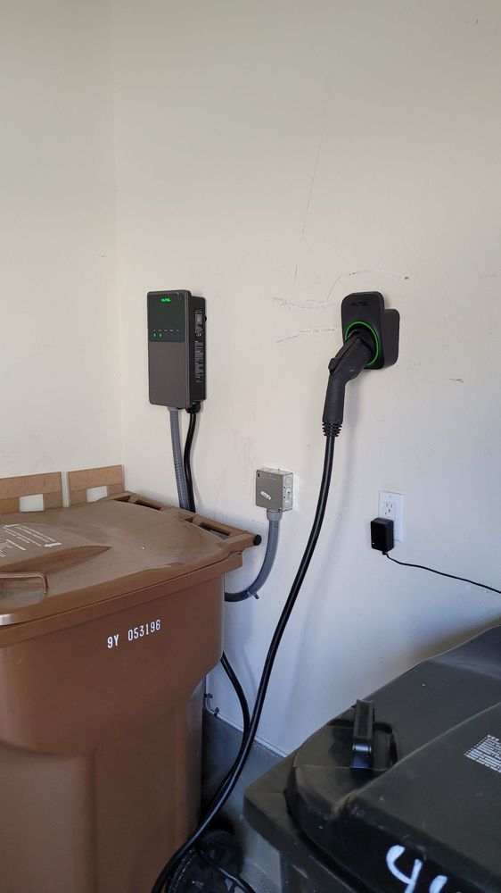 Slide of CZ Electric Licensed Electrical Contractor