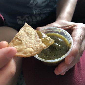 El Burrito Express - Complimentary chips and salsa verde - Mexican Near Me - San Francisco, California El Burrito Express - Complimentary chips and salsa verde - Mexican Near Me - San Francisco, California
