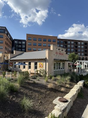 Otto’s Ice House by null