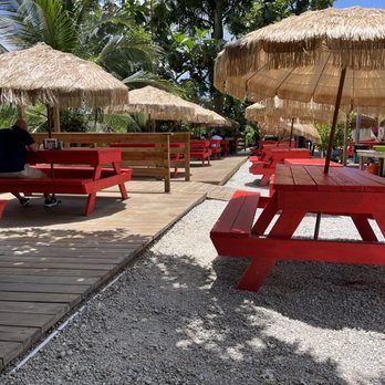Platanutres Bar and Gril - Comedores al aire libre - Puerto Rican Near Me - Yabucoa, Puerto Rico Platanutres Bar and Gril - Comedores al aire libre - Puerto Rican Near Me - Yabucoa, Puerto Rico
