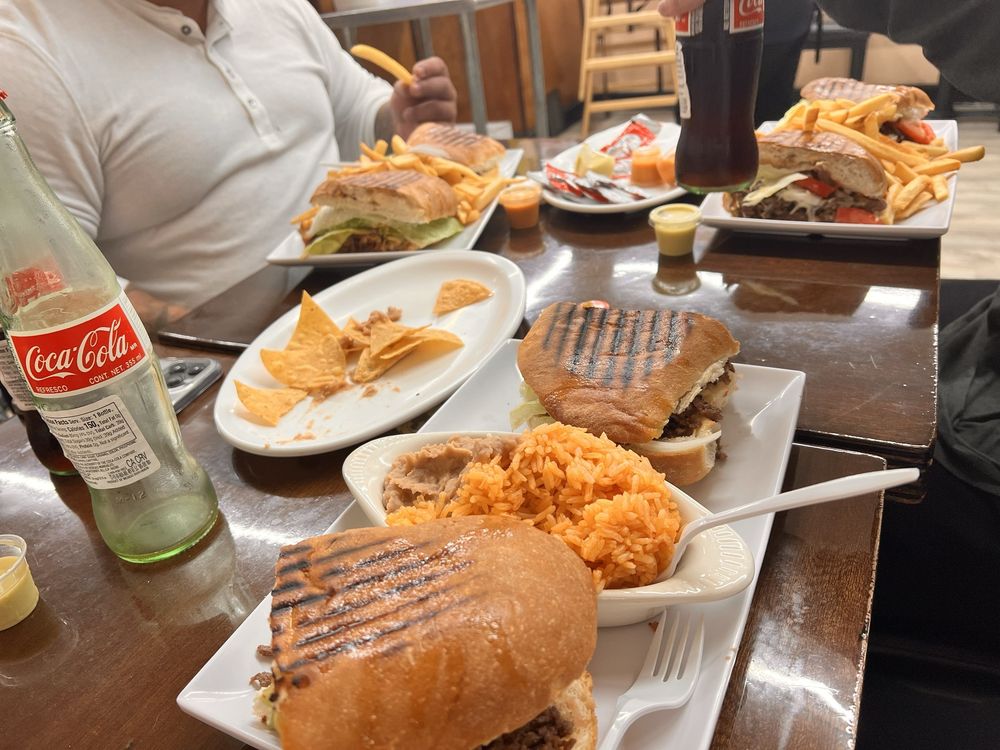 Food from Torteria San Lenchito