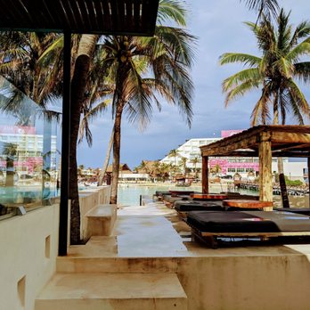 Guru Beach Club - Beach Bars Near Me - Isla Mujeres, ROO Guru Beach Club - Beach Bars Near Me - Isla Mujeres, ROO