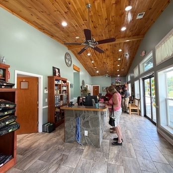 Wilkes County Veterinary Services - Clean Lobby - Veterinarians Near Me - Washington, Georgia