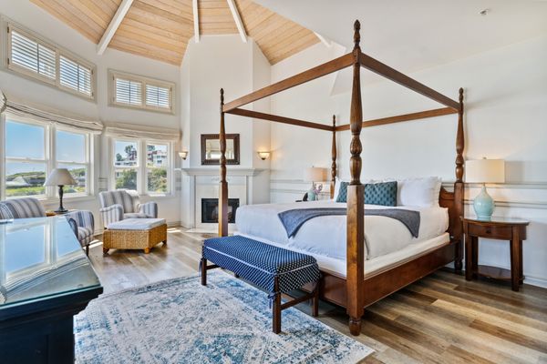 Blue Lantern Inn by null